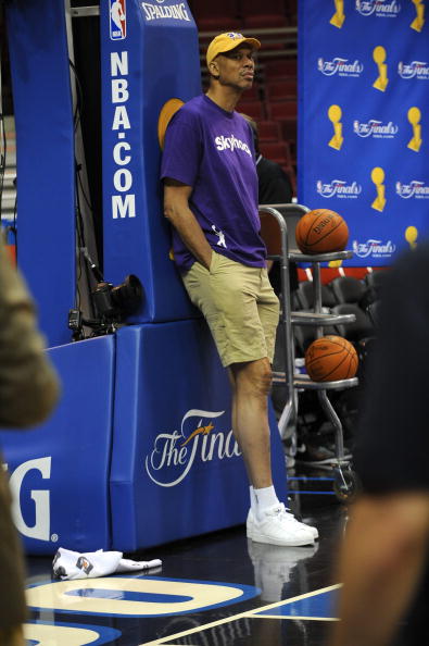 完成教育与 完成教育与